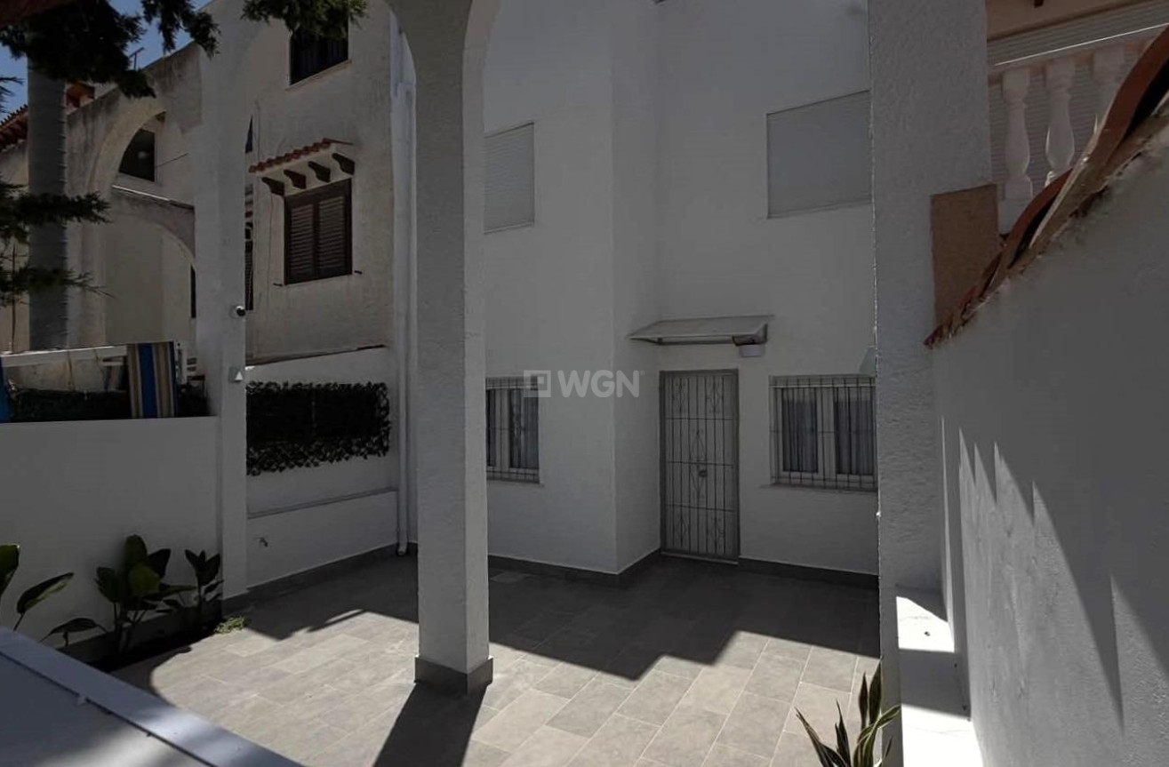 Odsprzedaż - Kamienica - Torrevieja - Calas Blanca