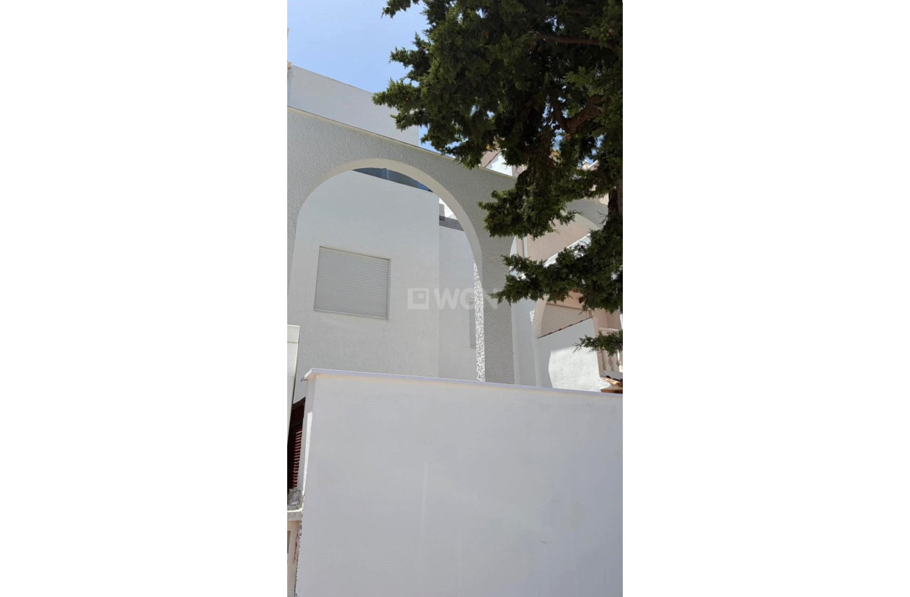 Odsprzedaż - Kamienica - Torrevieja - Calas Blanca
