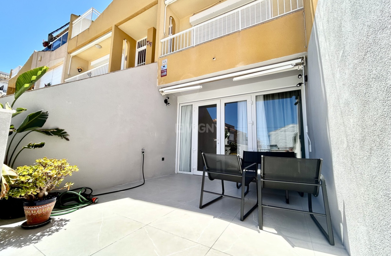 Odsprzedaż - Mieszkanie w bloku - Torrevieja - Costa Blanca