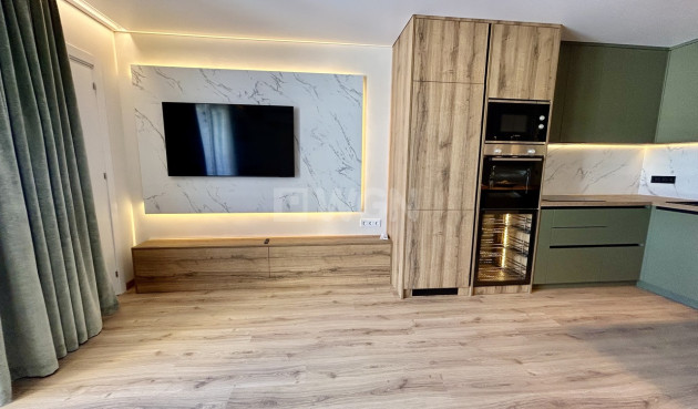 Odsprzedaż - Mieszkanie w bloku - Torrevieja - Costa Blanca