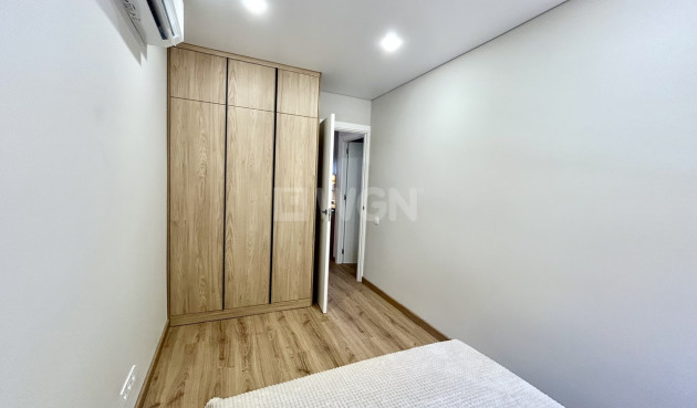 Odsprzedaż - Mieszkanie w bloku - Torrevieja - Costa Blanca