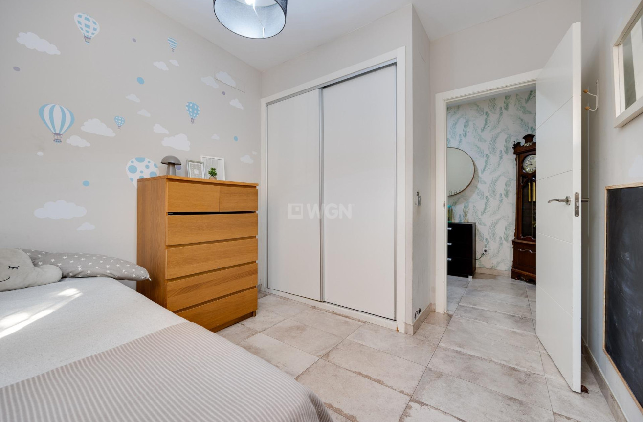 Odsprzedaż - Kamienica - Torrevieja - Centro