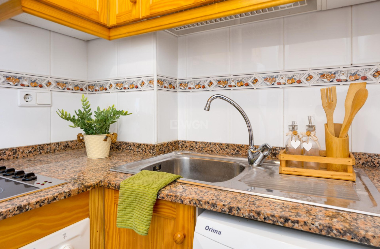 Odsprzedaż - Mieszkanie w bloku - Torrevieja - Playa del Cura