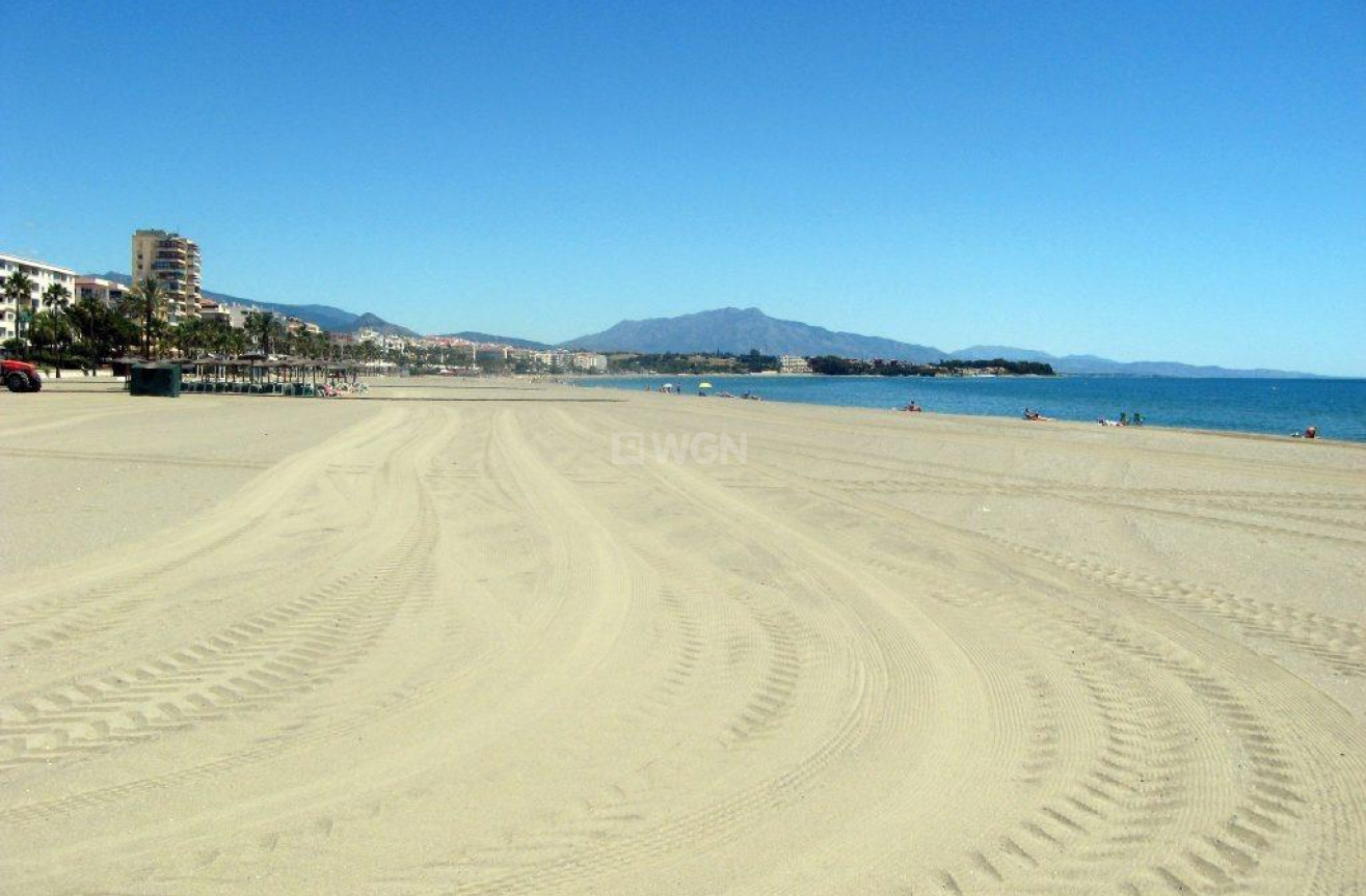 Nowy budynek - Daszek - Estepona - Playa La Rada