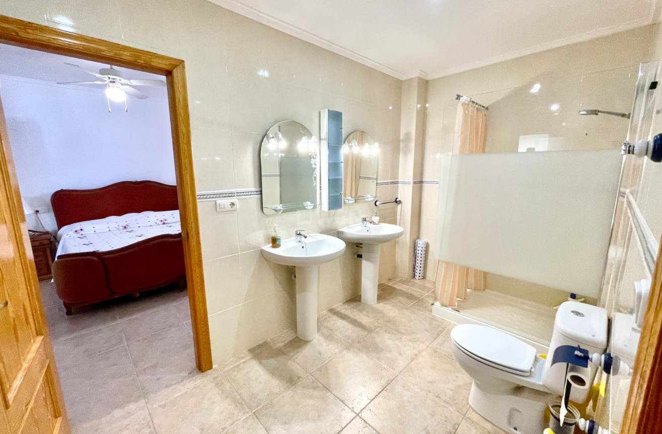 Odsprzedaż - Villa - Daya Nueva - Costa Blanca