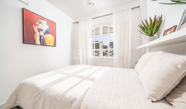 Odsprzedaż - Mieszkanie w bloku - Torrevieja - Costa Blanca