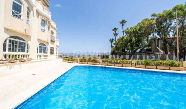 Odsprzedaż - Mieszkanie w bloku - Torrevieja - Costa Blanca