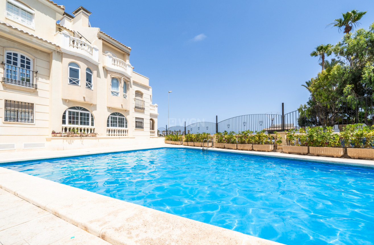 Odsprzedaż - Mieszkanie w bloku - Torrevieja - Costa Blanca