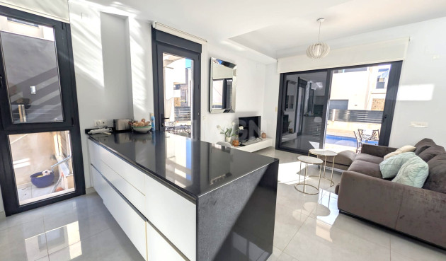Odsprzedaż - Villa - Cabo Roig - Costa Blanca