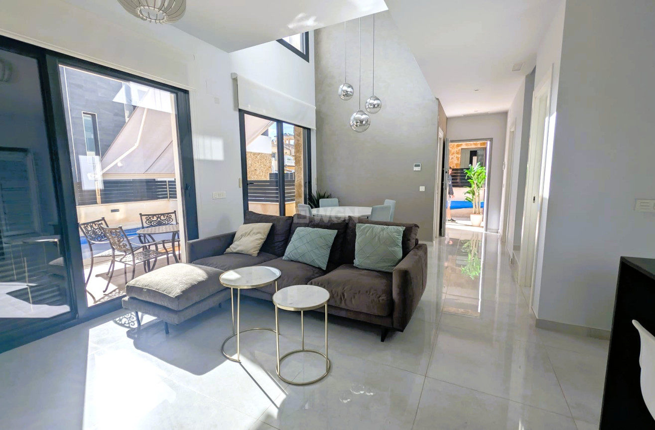 Odsprzedaż - Villa - Cabo Roig - Costa Blanca
