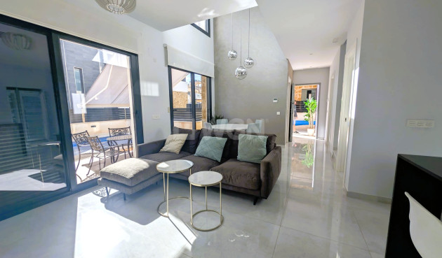 Odsprzedaż - Villa - Cabo Roig - Costa Blanca
