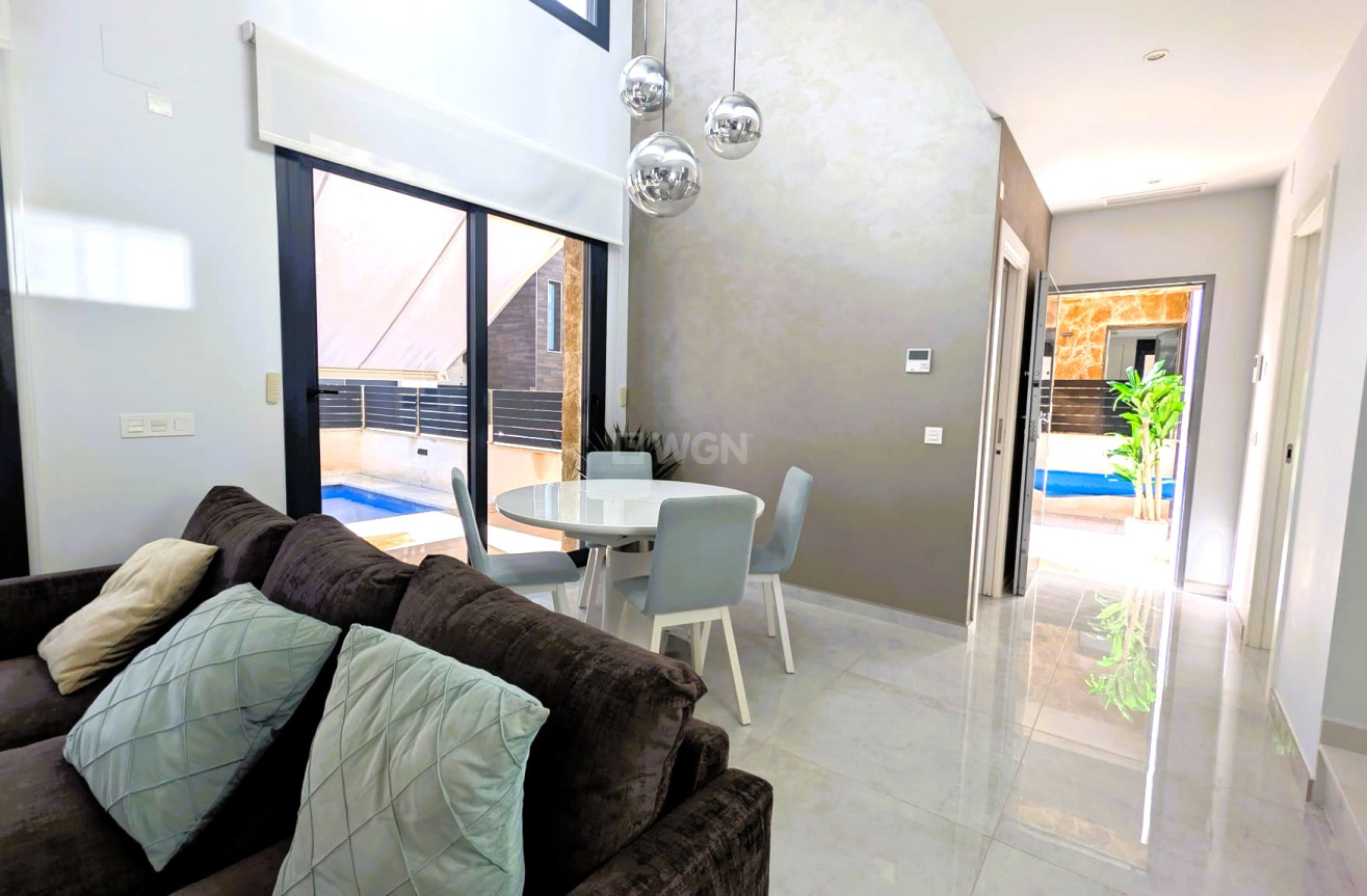 Odsprzedaż - Villa - Cabo Roig - Costa Blanca