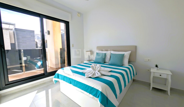 Odsprzedaż - Villa - Cabo Roig - Costa Blanca