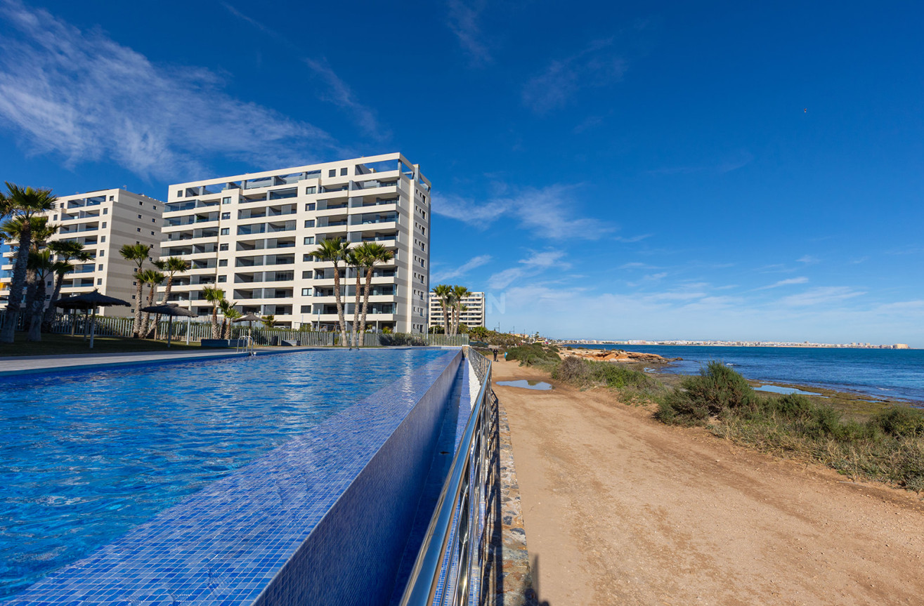 Odsprzedaż - Mieszkanie w bloku - Torrevieja - Costa Blanca