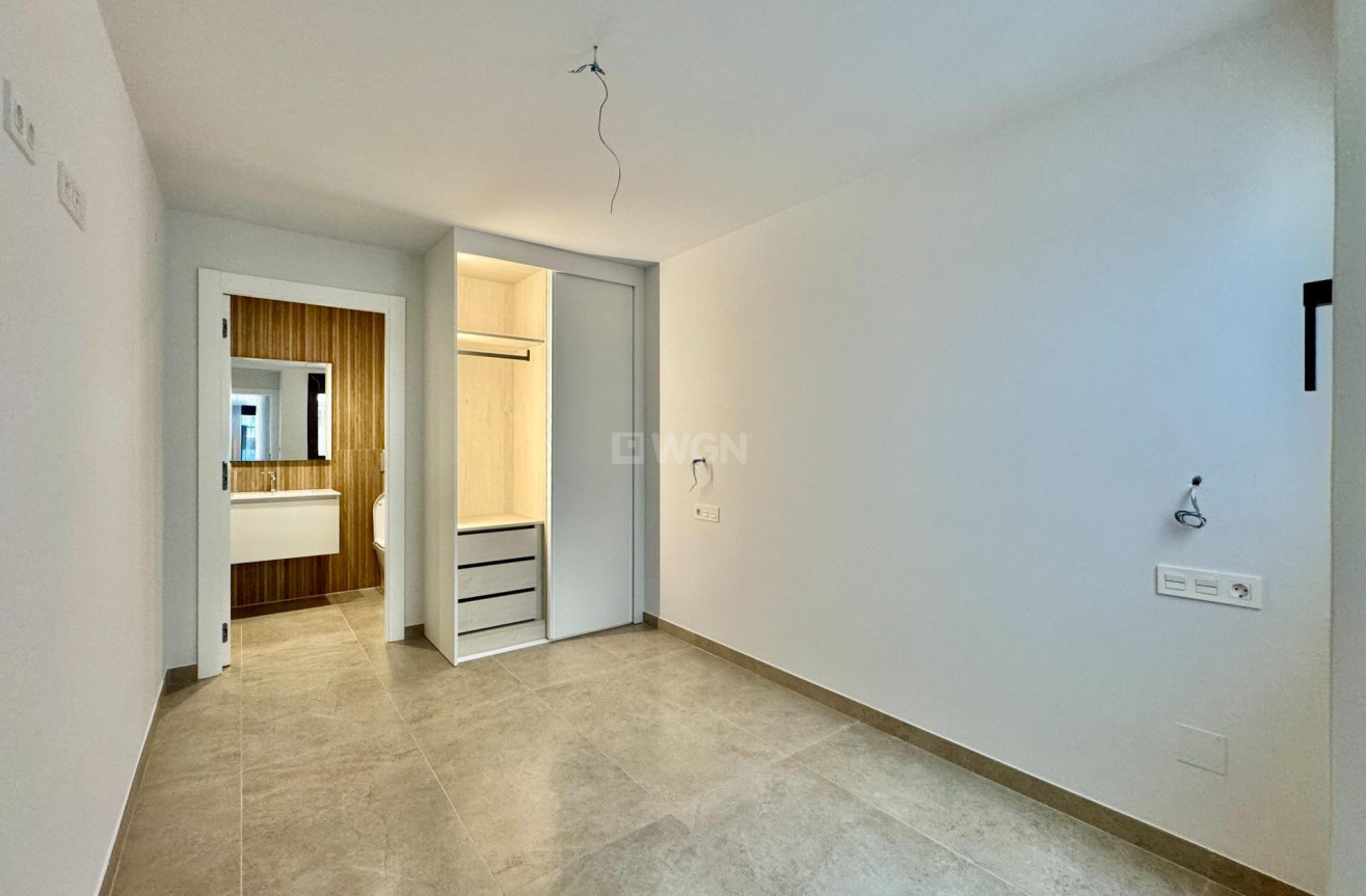 Odsprzedaż - Mieszkanie w bloku - Torrevieja - Habaneras