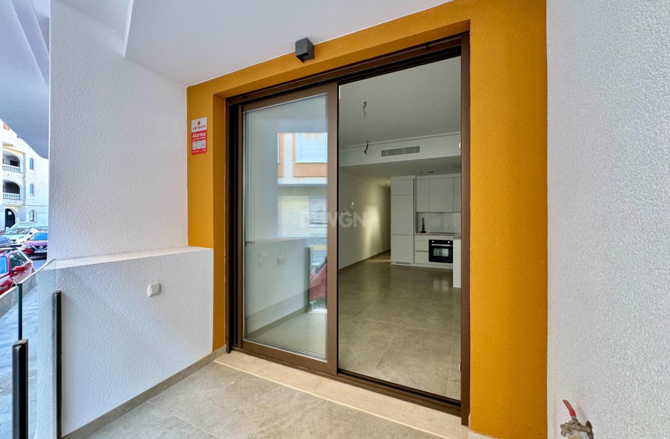 Odsprzedaż - Mieszkanie w bloku - Torrevieja - Habaneras