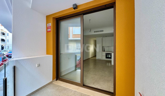 Odsprzedaż - Mieszkanie w bloku - Torrevieja - Habaneras