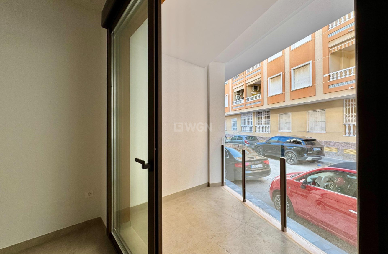 Odsprzedaż - Mieszkanie w bloku - Torrevieja - Habaneras