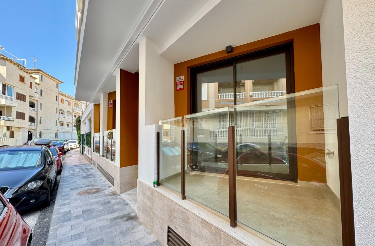 Odsprzedaż - Mieszkanie w bloku - Torrevieja - Habaneras