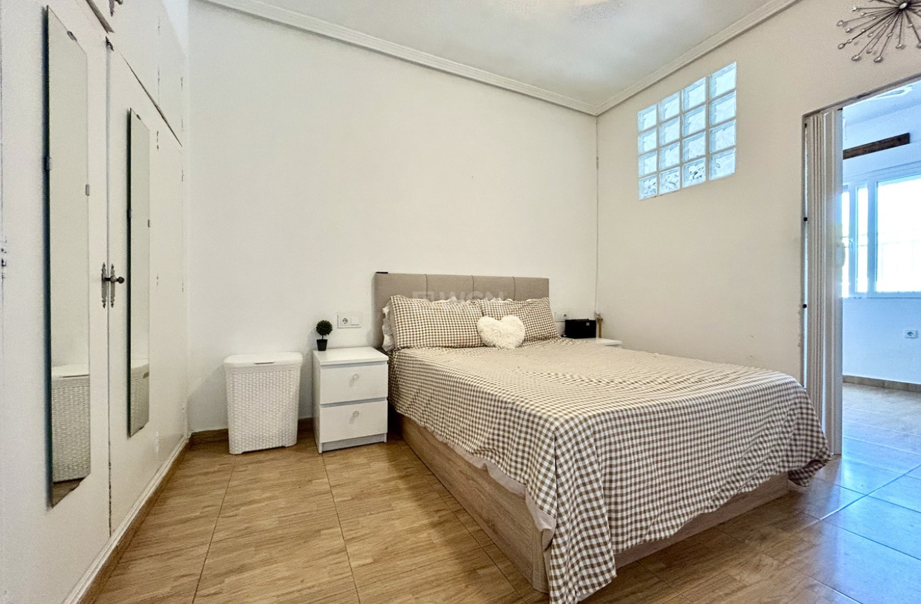 Odsprzedaż - Mieszkanie w bloku - Cabo Roig - Costa Blanca