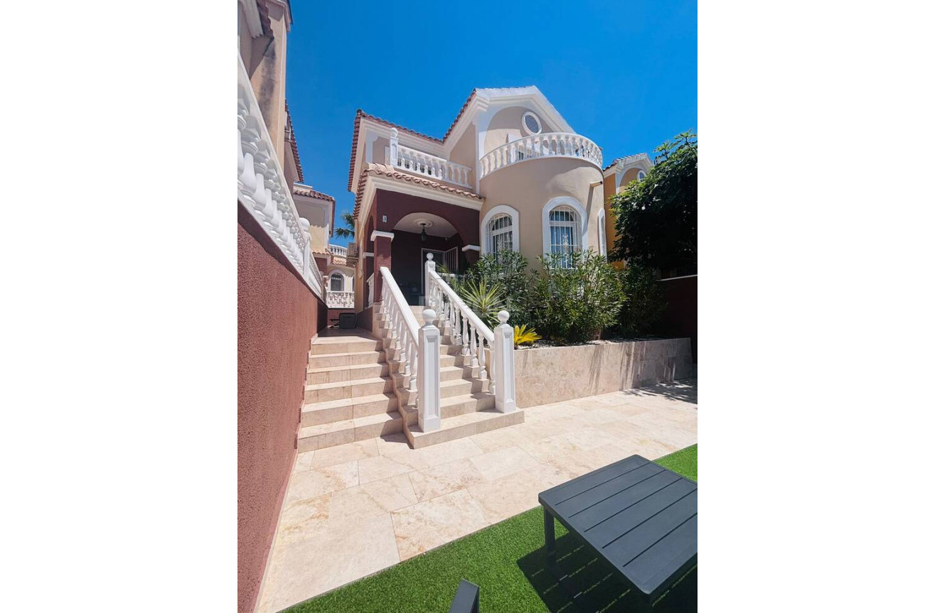 Odsprzedaż - Villa - Villamartin - Costa Blanca