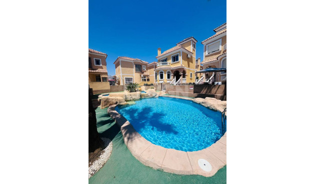 Odsprzedaż - Villa - Villamartin - Costa Blanca