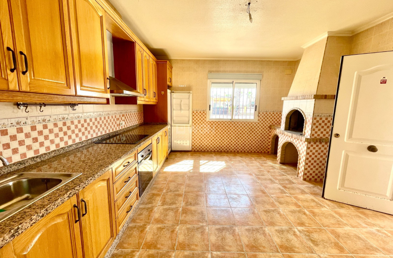 Odsprzedaż - Villa - Catral - Costa Blanca