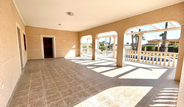 Odsprzedaż - Villa - Catral - Costa Blanca