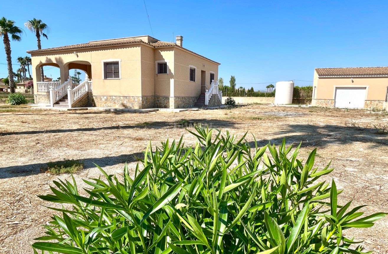 Odsprzedaż - Villa - Catral - Costa Blanca