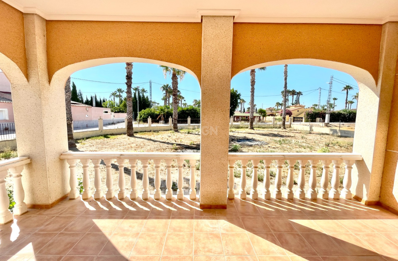 Odsprzedaż - Villa - Catral - Costa Blanca