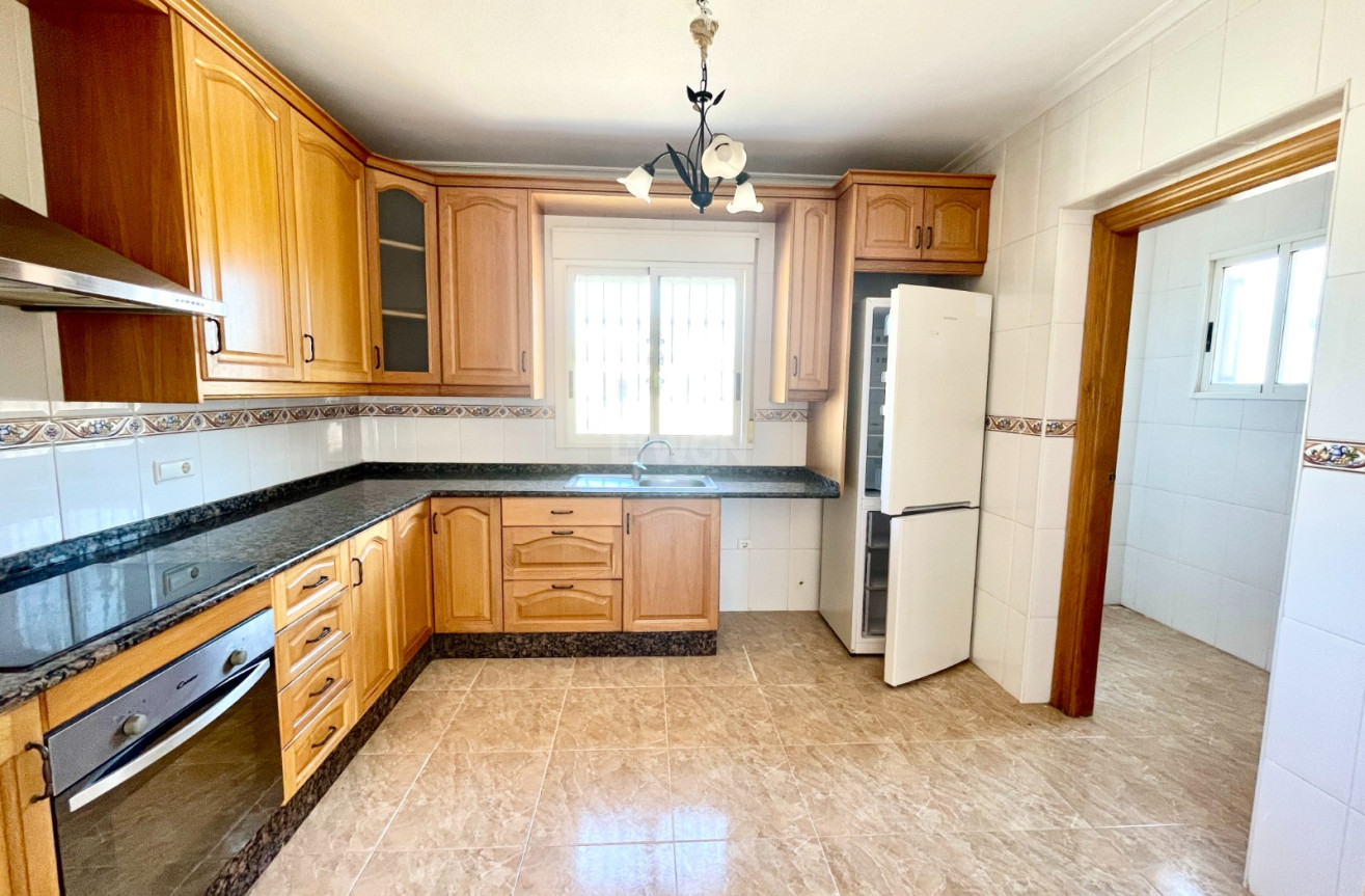 Odsprzedaż - Villa - Catral - Costa Blanca