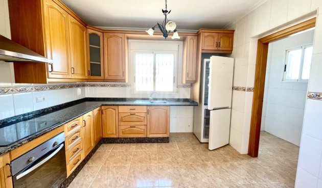 Odsprzedaż - Villa - Catral - Costa Blanca