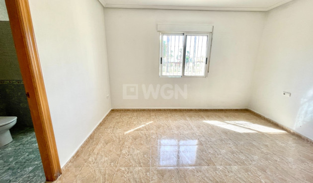 Odsprzedaż - Villa - Catral - Costa Blanca