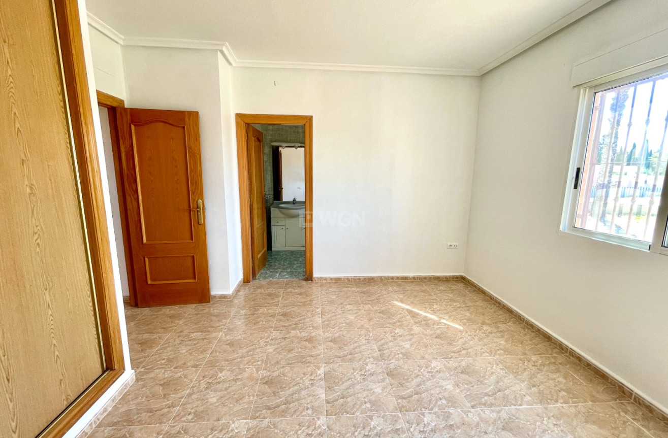 Odsprzedaż - Villa - Catral - Costa Blanca