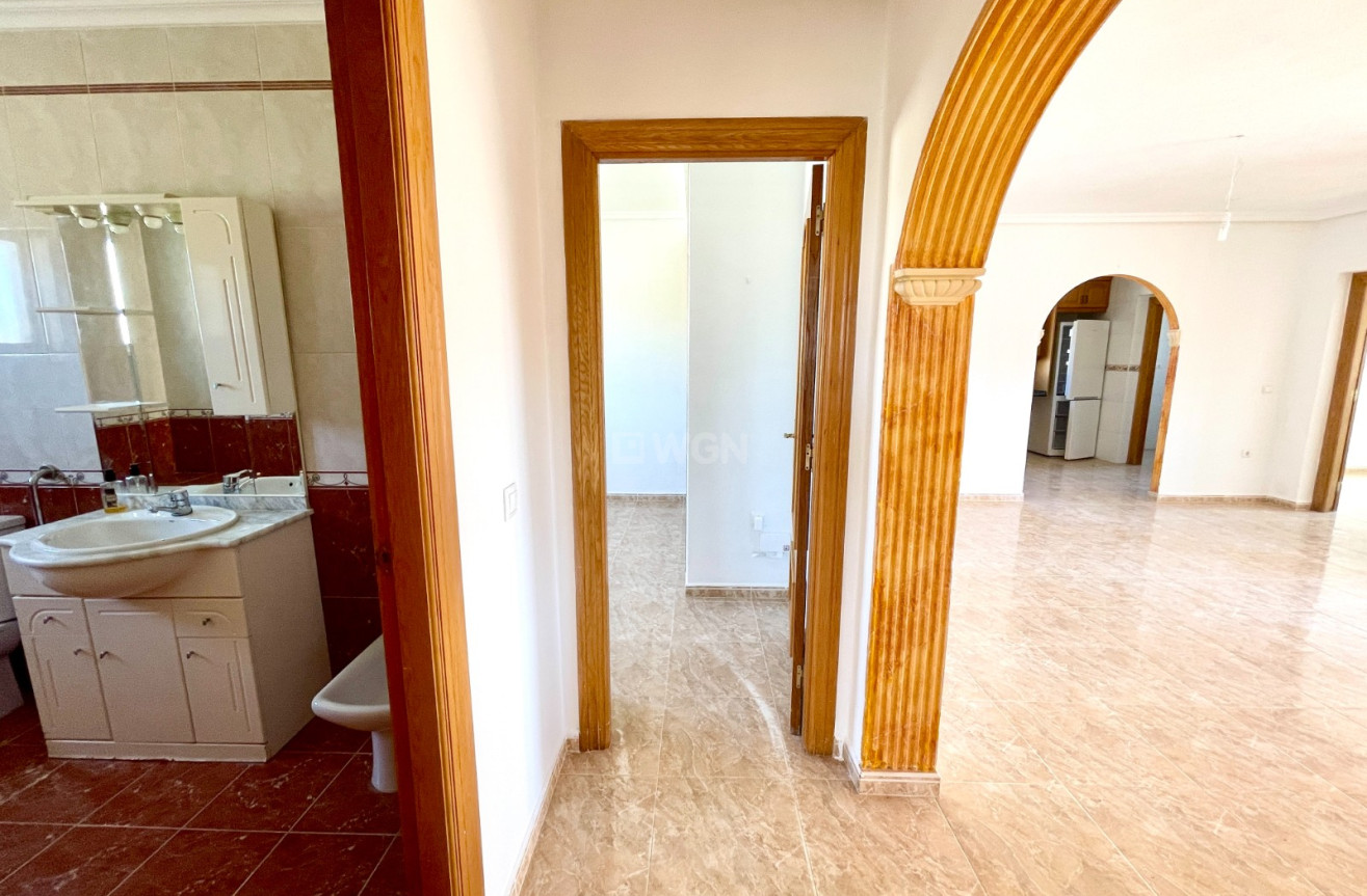 Odsprzedaż - Villa - Catral - Costa Blanca