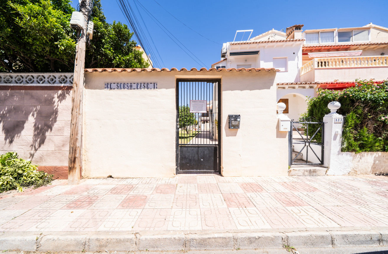 Odsprzedaż - Mieszkanie w bloku - Torrevieja - El Chaparral