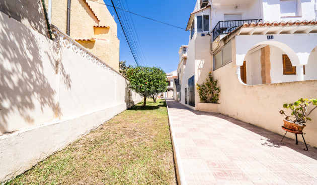 Odsprzedaż - Mieszkanie w bloku - Torrevieja - El Chaparral