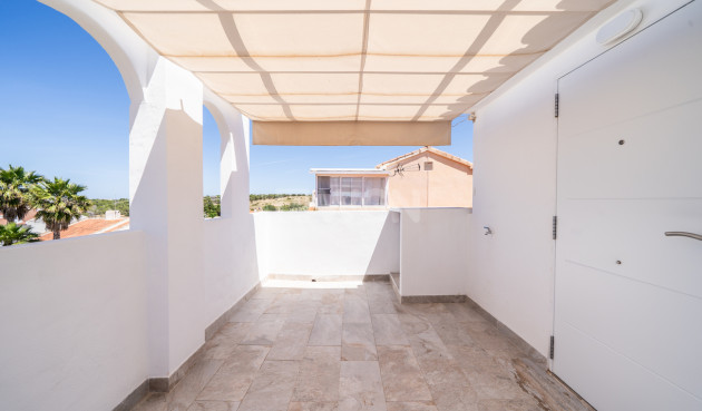 Odsprzedaż - Mieszkanie w bloku - Torrevieja - El Chaparral
