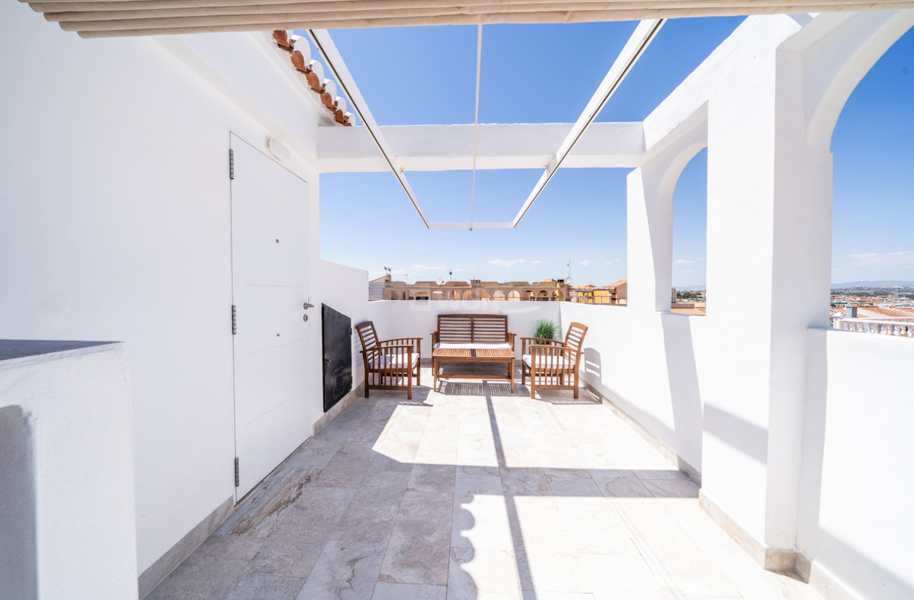 Odsprzedaż - Mieszkanie w bloku - Torrevieja - El Chaparral