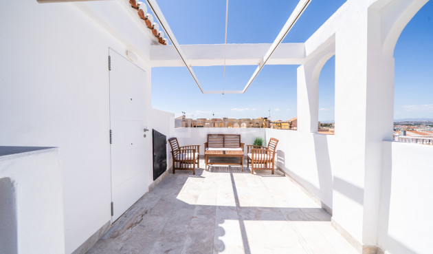 Odsprzedaż - Mieszkanie w bloku - Torrevieja - El Chaparral