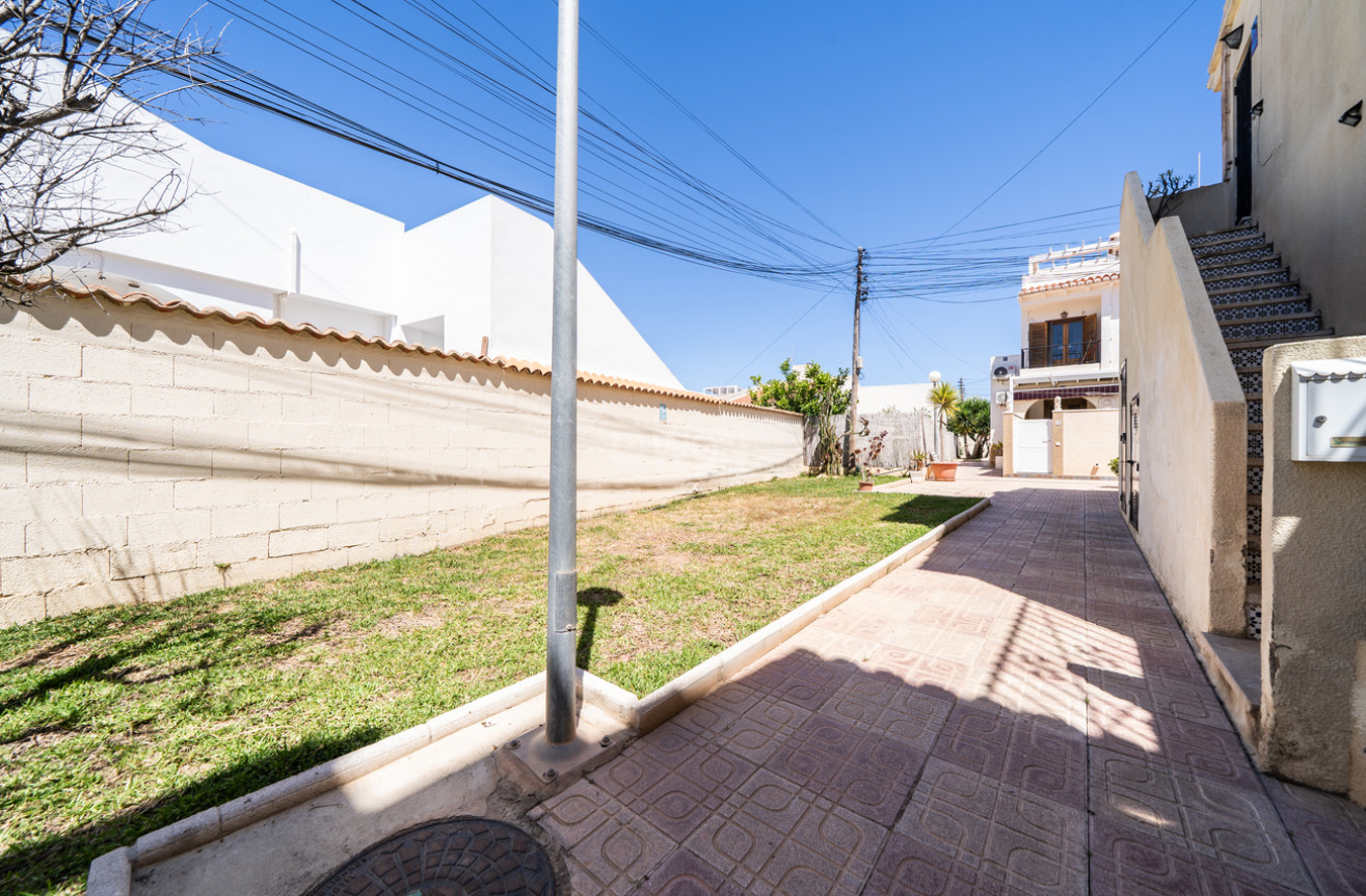 Odsprzedaż - Mieszkanie w bloku - Torrevieja - El Chaparral
