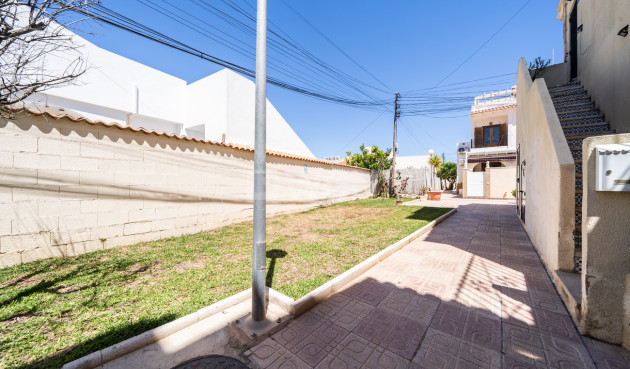 Odsprzedaż - Mieszkanie w bloku - Torrevieja - El Chaparral