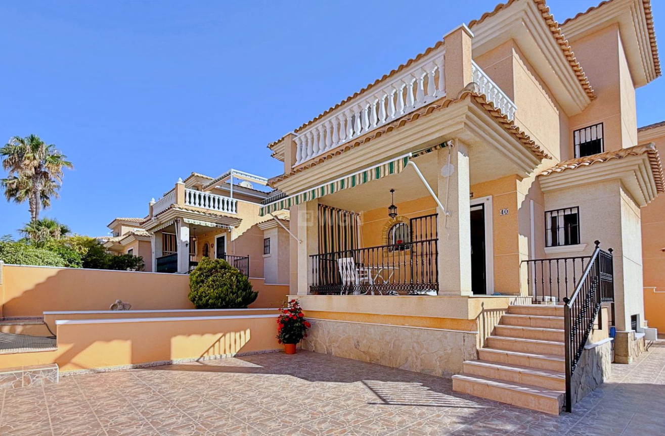 Odsprzedaż - Villa - Orihuela - Inland