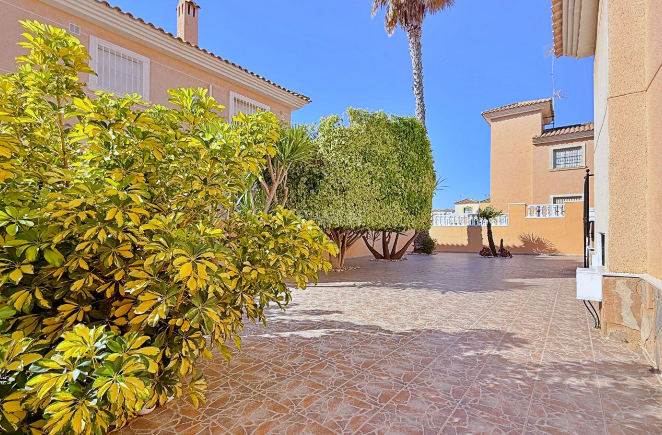 Odsprzedaż - Villa - Orihuela - Inland