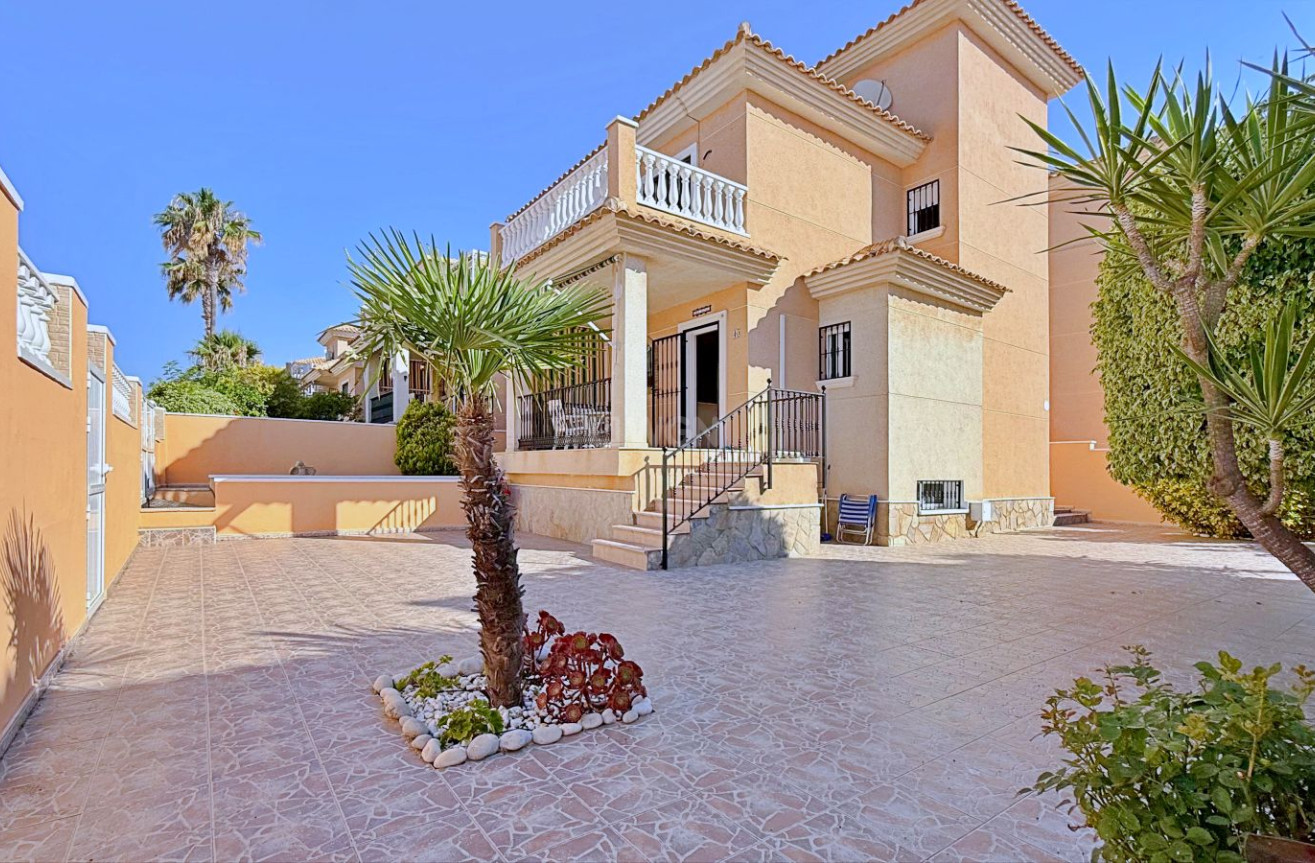 Odsprzedaż - Villa - Orihuela - Inland
