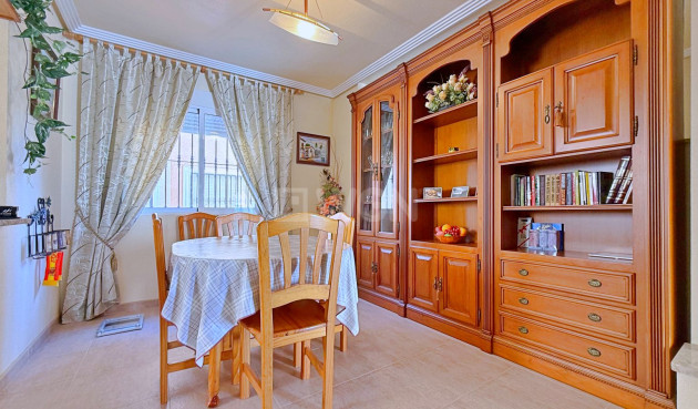 Odsprzedaż - Villa - Orihuela - Inland