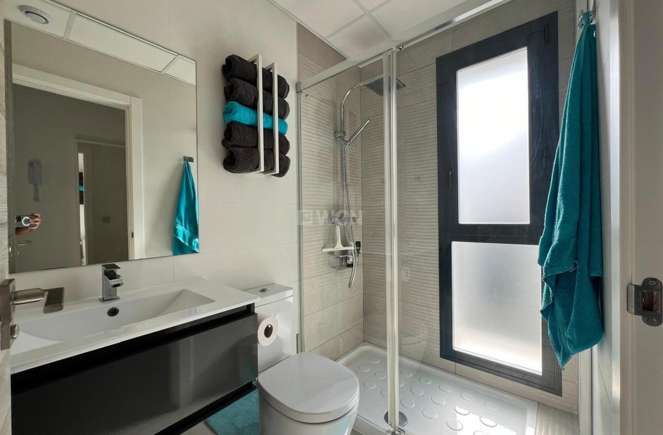 Odsprzedaż - Villa - Orihuela Costa - Villamartín-las Filipinas