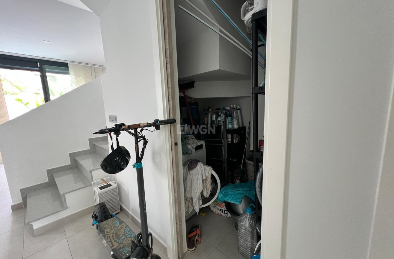 Odsprzedaż - Villa - Orihuela Costa - Villamartín-las Filipinas