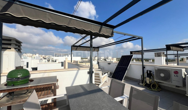 Odsprzedaż - Villa - Orihuela Costa - Villamartín-las Filipinas