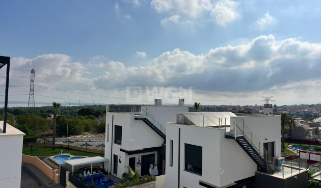 Odsprzedaż - Villa - Orihuela Costa - Villamartín-las Filipinas